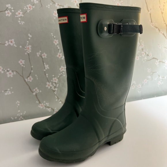 Selling due to not using them anymore. Literally worn two times In snow. - Picture 1 of 3